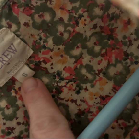 RELAXED FIT J.CREW BUTTON DOWN - Picture 2 of 4